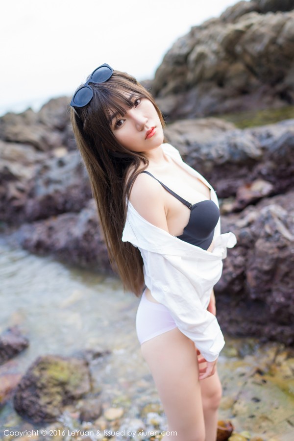 LeYuan 星乐园 Vol.012 冷不丁户外岩石湿身比基尼沙滩写真