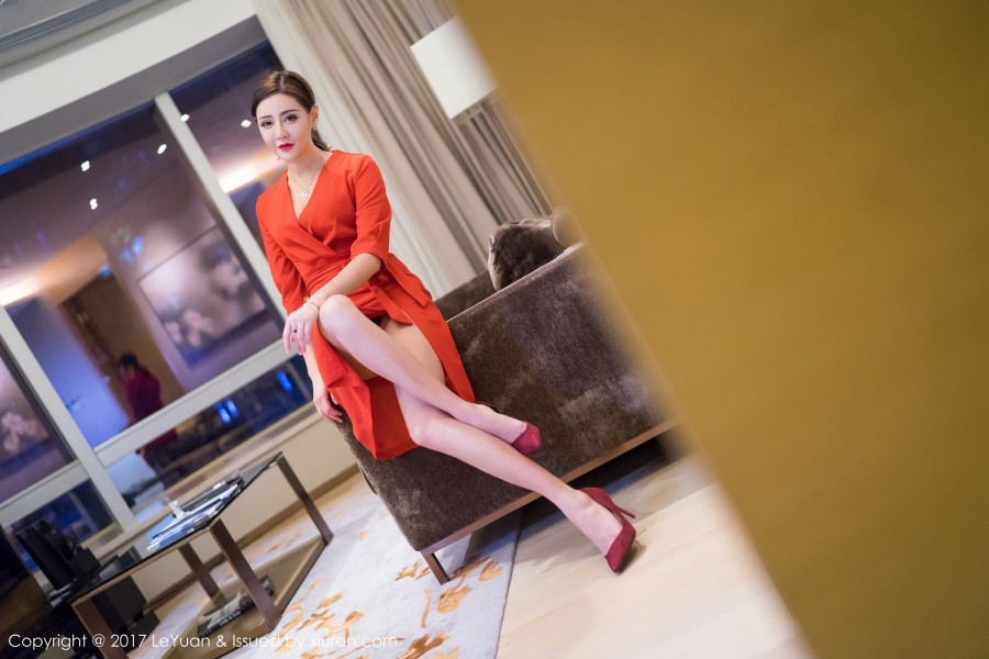 LeYuan 星乐园 Vol.031 美希子高领御姐范美腿模特
