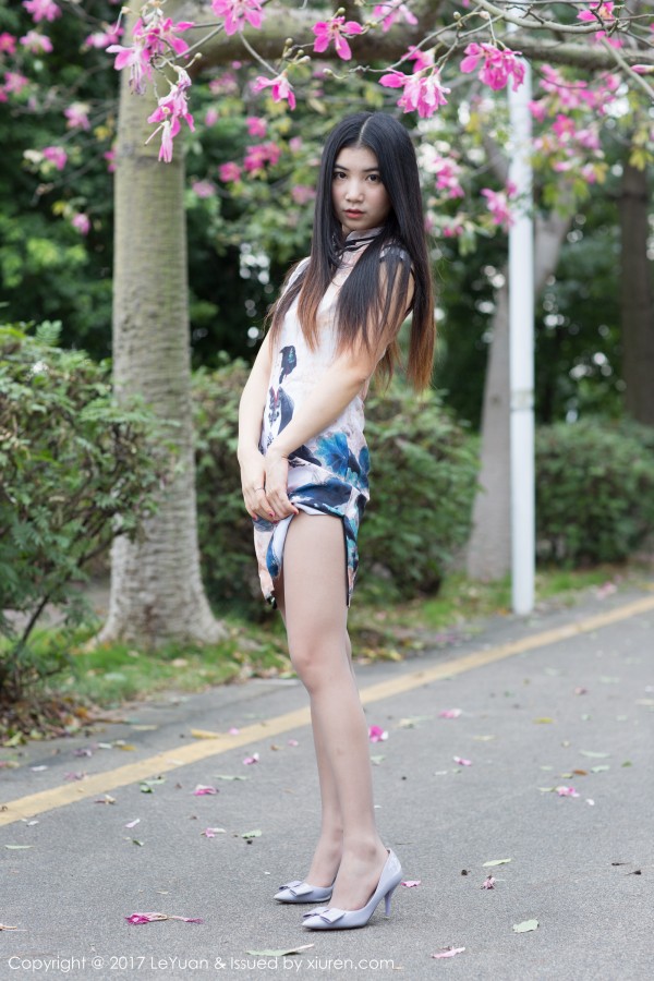 LeYuan 星乐园 Vol.039 Winki絲女郎高跟丝袜户外模特