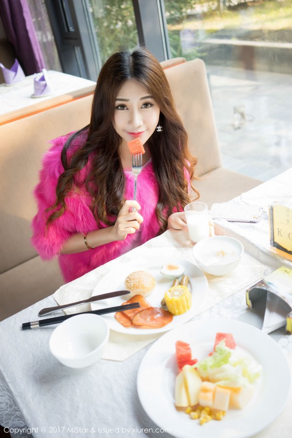 MiStar 魅妍社 Vol.169 嫩模小蕾蕾性感长腿写真私房