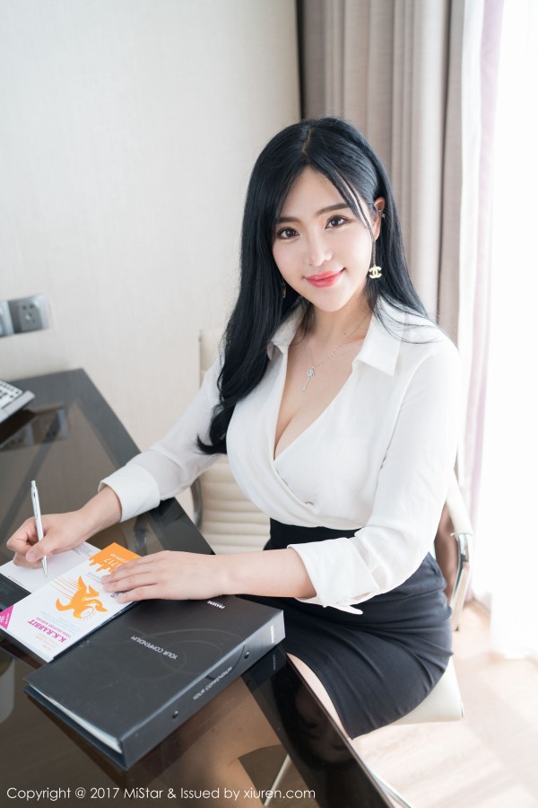 MiStar 魅妍社 Vol.172 刘钰儿制服美乳模特美照