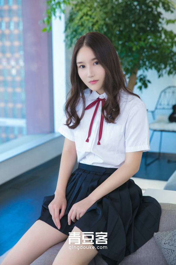 [青豆客]甜美妹妹魏扭扭校服写真娇羞露骨惹人怜